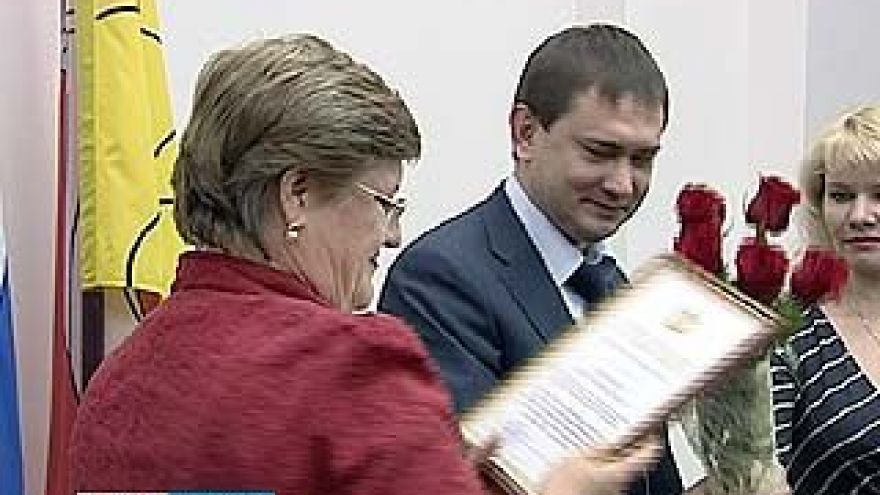 В облдуме чествовали строителей, подаривших вторую жизнь старому драмтеатру