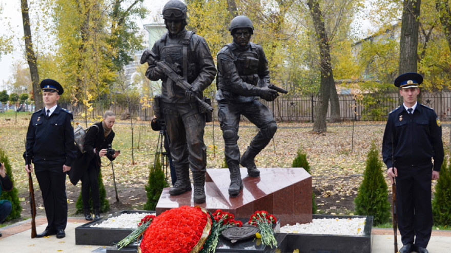 В Воронеже открыли памятник бойцам спецназа