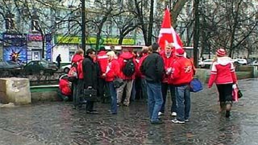 "Наши" провели гражданскую акцию "Не проспи Россию"