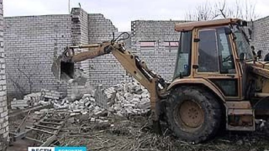 В районе взлетной полосы ВАСО снесли незаконную кирпичную постройку