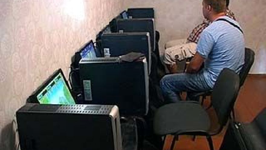 Полицейские закрыли игорное заведение в одной из квартир в Ленинском районе