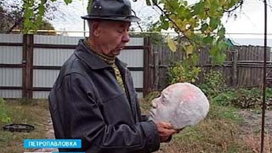 Петропавловский художник уже много лет делает гипсовые статуэтки для всех желающих