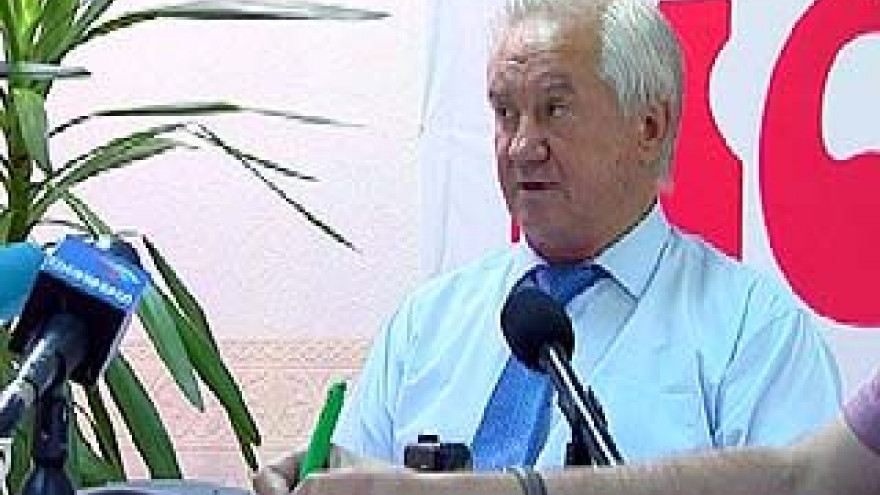Владимир Кулаков отвечал на вопрсы в редакции газеты