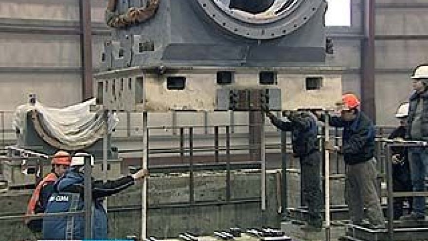 На НВАЭС-2 приступили к монтажу самой мощной в России турбины