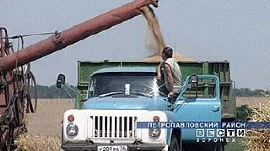Селянам приходится делить свой хлеб с частником