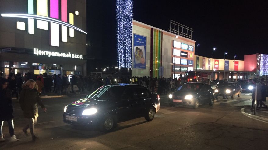 Воронежские силовики проверили все крупные торговые центры из-за сообщений о бомбах