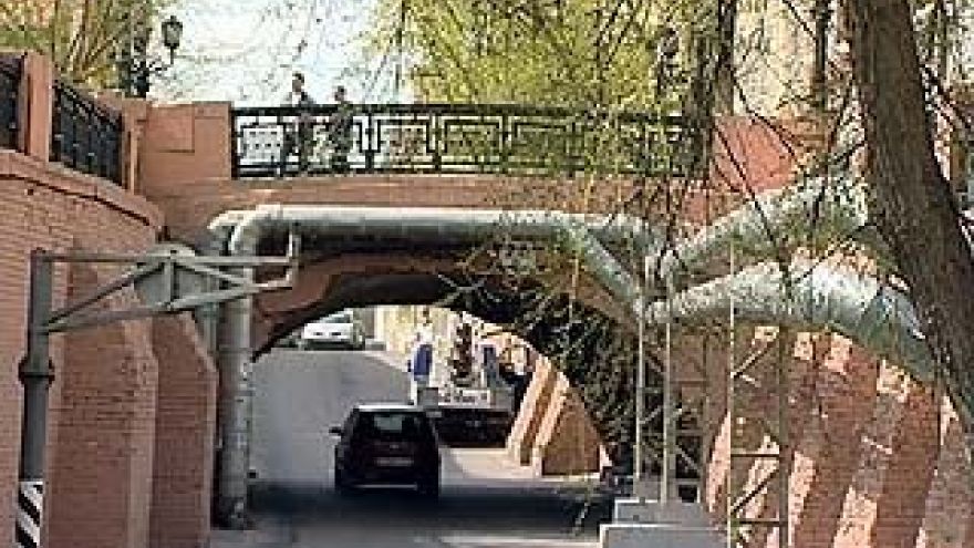 Каменный мост доживает последние месяцы