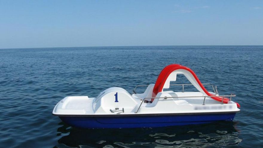 Воронежца на катамаране в Крыму унесло в открытое море