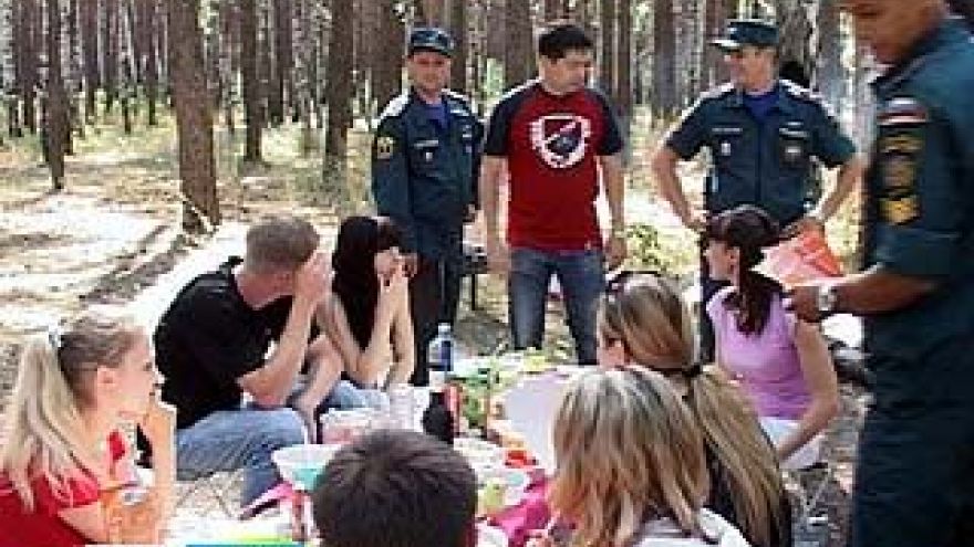 Сотрудники МЧС начали наказывать рублем любителей барбекю на природе