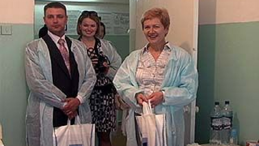 Депутаты облдумы поздравили малышей, родившихся в День защиты детей