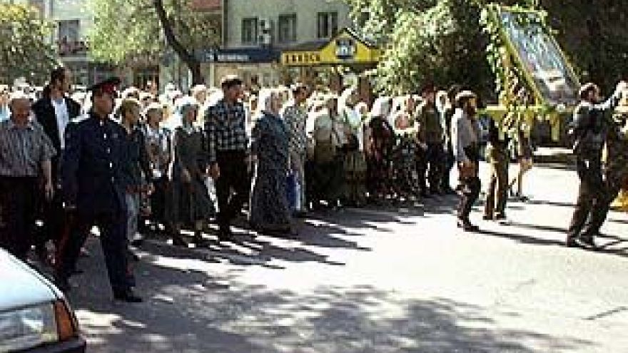 Из Воронежа в Задонск отправились сотни паломников со всех уголков России