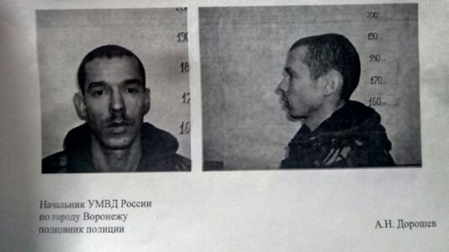 В Воронеже заподозренный в краже мужчина ранил двух полицейских