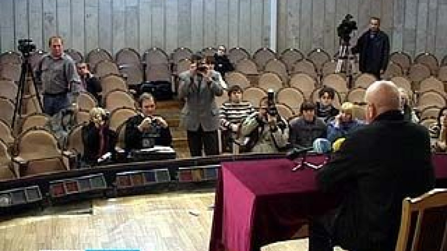 Худрук Воронежского драмтеатра Владимир Петров провёл пресс-конференцию