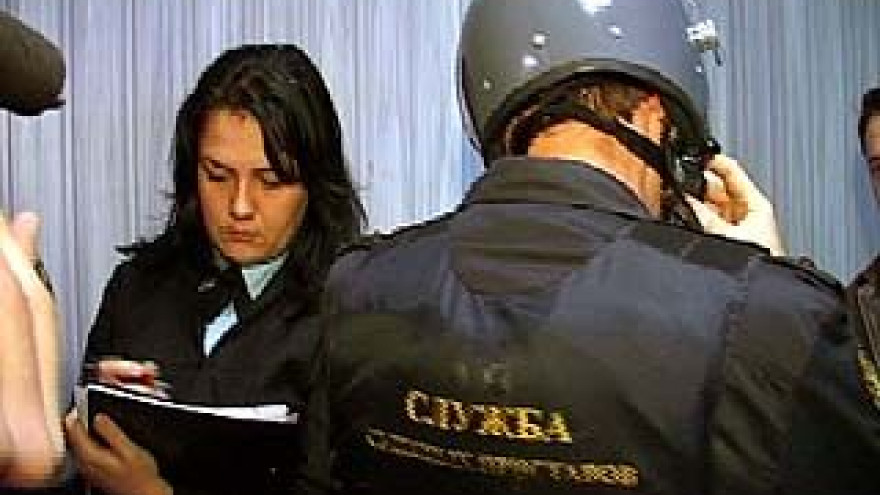 Приставам удалось вернуть деньги сотрудникам "Тяжэкса"