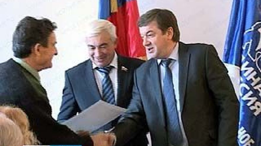 Сергей Колиух выслушал жалобы горожан в общественной приемной Владимира Путина