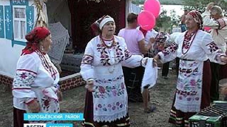 В Воробьевском районе прошел фестиваль "Русь песенная, Русь мастеровая"