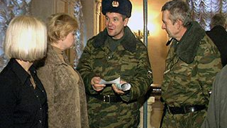 Ярмарка вакансий для военнослужащих прошла в Д/К Кирова