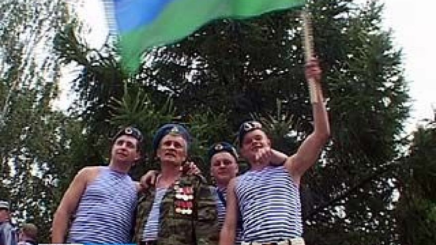 Десантники отмечают свой профессиональный праздник