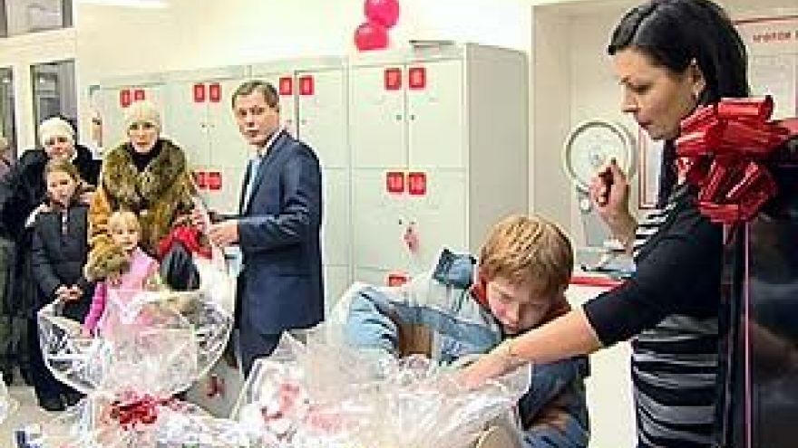 В "Пятерочке" на Кольцовской состоялся розыгрыш новогодних подарков