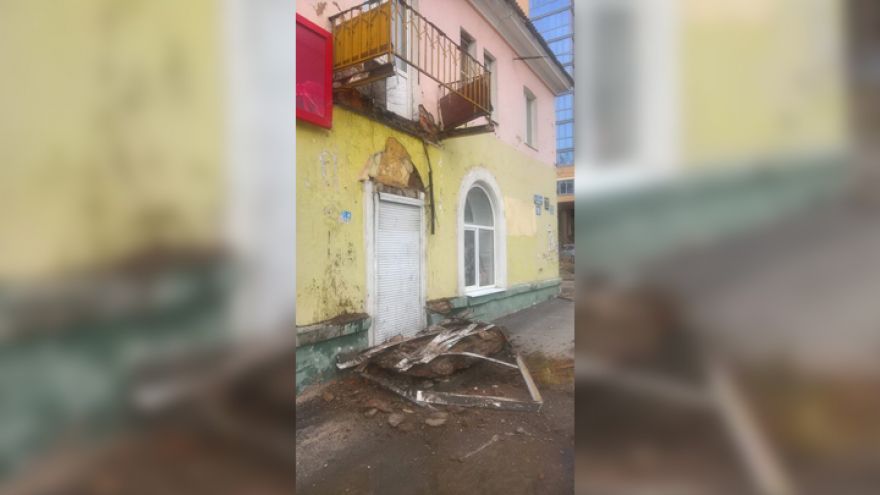В Воронеже рухнул балкон трёхэтажного дома