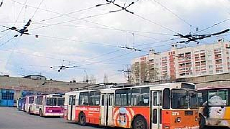 В единственном оставшемся в городе депо - тишина и безлюдье