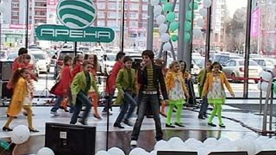 В Северном микрорайоне открылся торгово-развлекательный комплекс "Арена"
