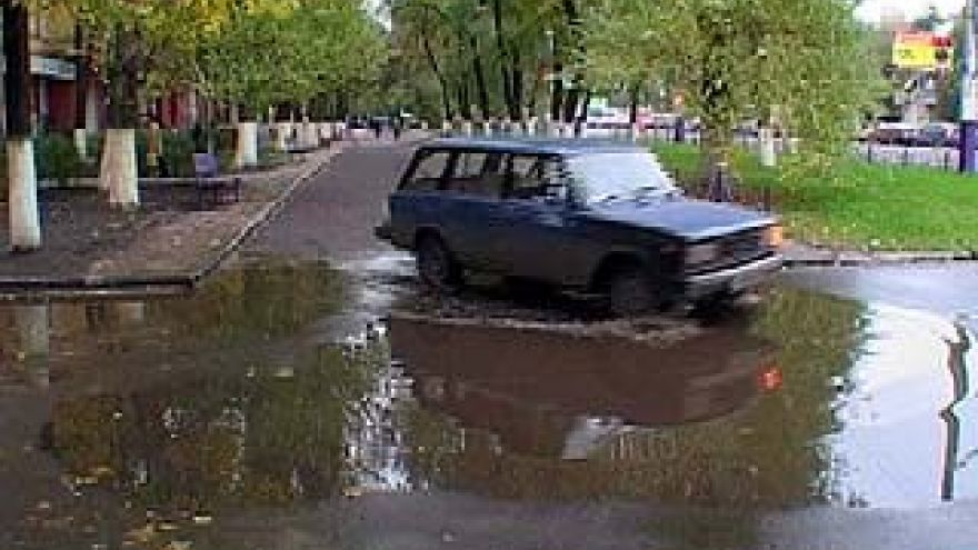 Некачественное покрытие дорожники переделывают за свой счет