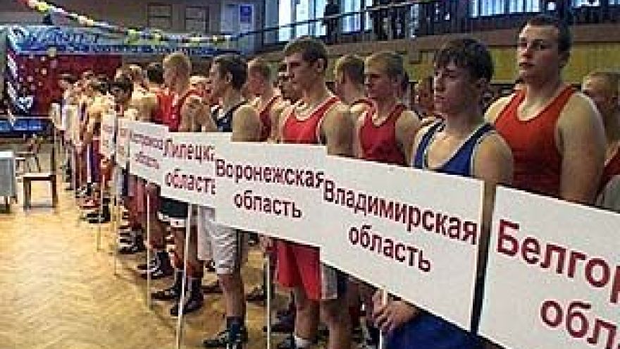За награды в Воронеже поборются боксеры из 17 областей
