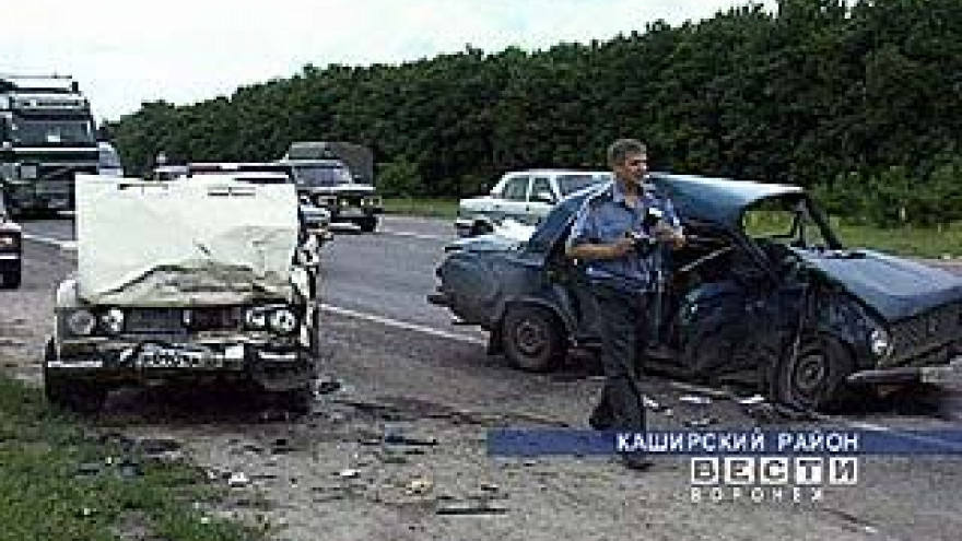В результате крупной аварии пострадали 9 человек и 5 машин