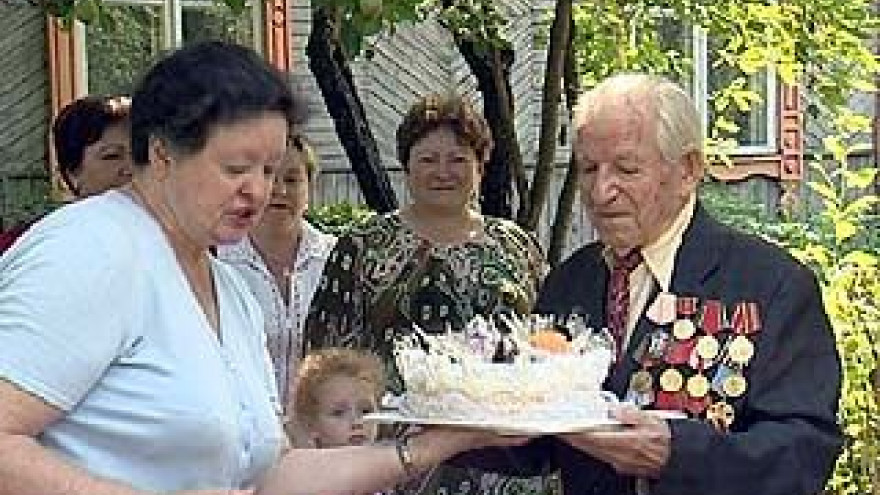 Ветерану Серафиму Лошакову исполнилось 100 лет