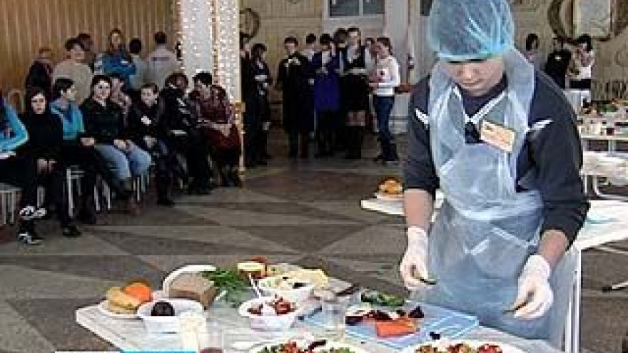 Повара и кулинары школьного возраста соревновались за звание лучшего