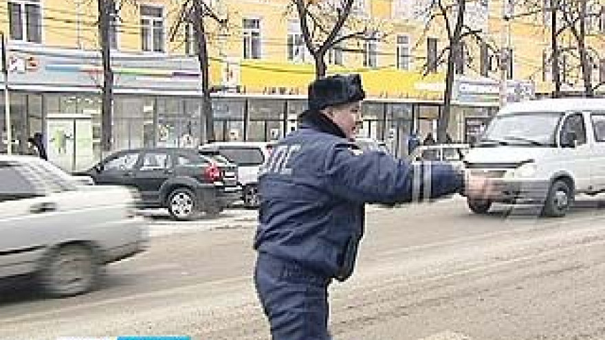 Вместо валентинки - жезл сотрудника ГИБДД