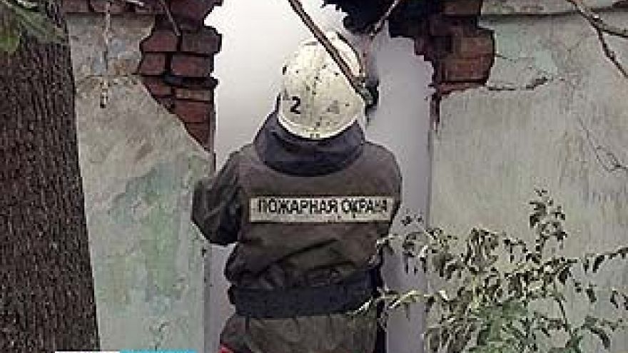 На улице Щербакова в районе за Цирком загорелся частный дом