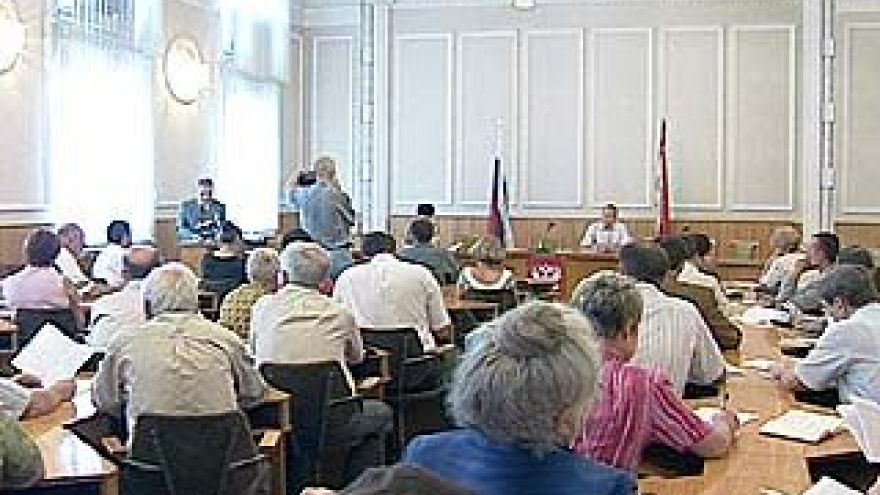 Власть пытается вернуть доверие народа