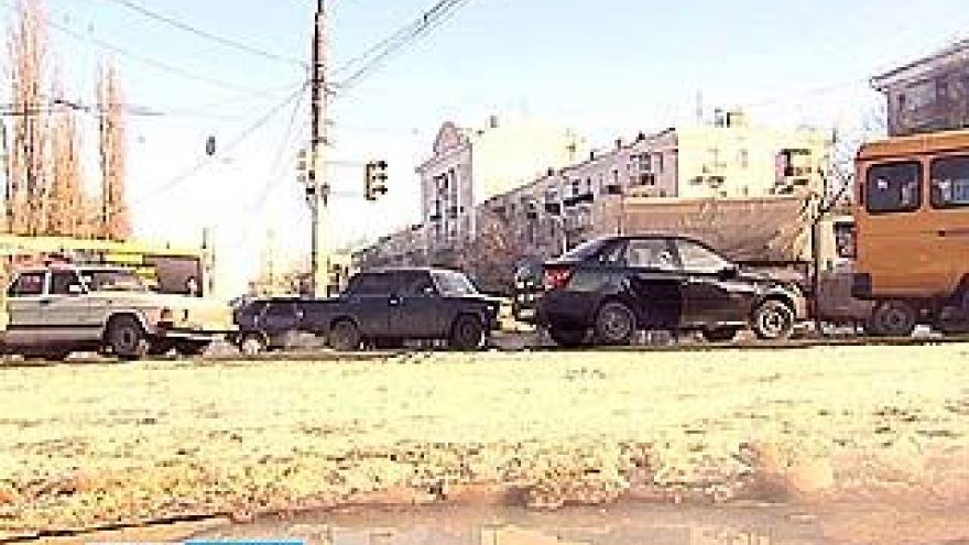 Из-за прорыва трубы на заводе Синтезкаучук, могло затопить сразу несколько улиц