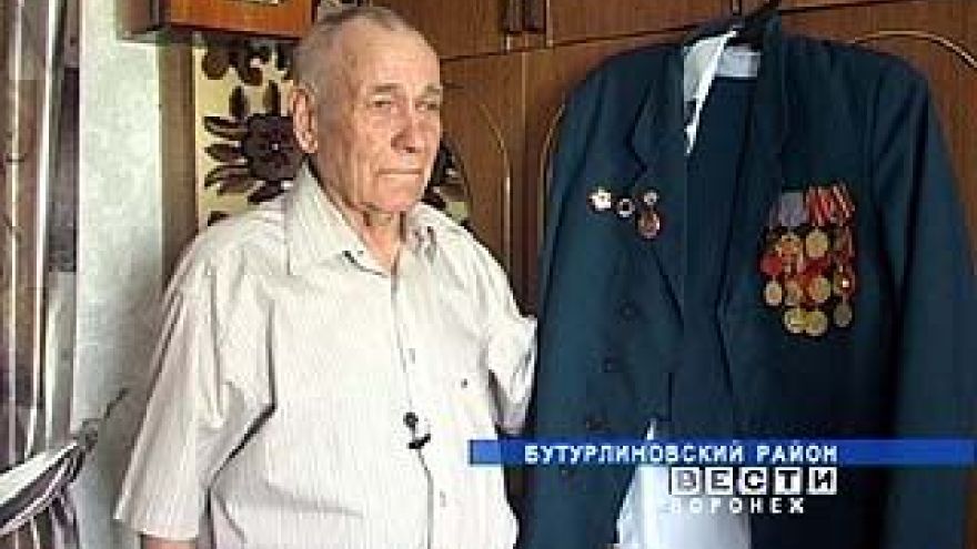 Ветеран Алексей Акиньшин готовится принимать гостей в честь 65-летия Победы