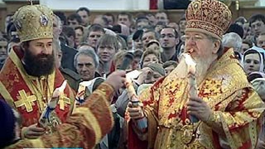 Частицу благодатного огня в Воронеж доставили на самолёте из Москвы