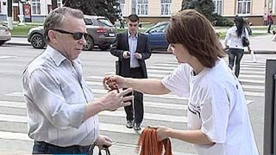 Накануне 9 мая воронежцам раздали георгиевские ленточки