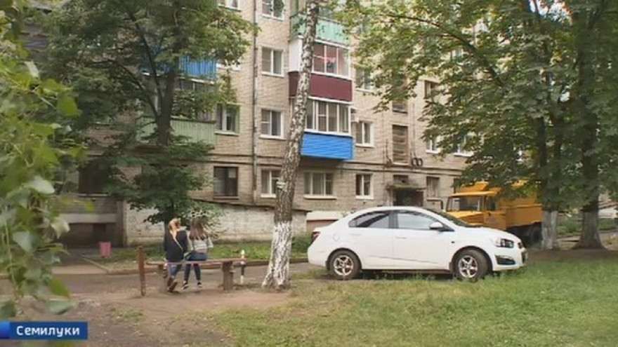 Под Воронежем вынесли приговор игроману, ранившему ножом двух девушек