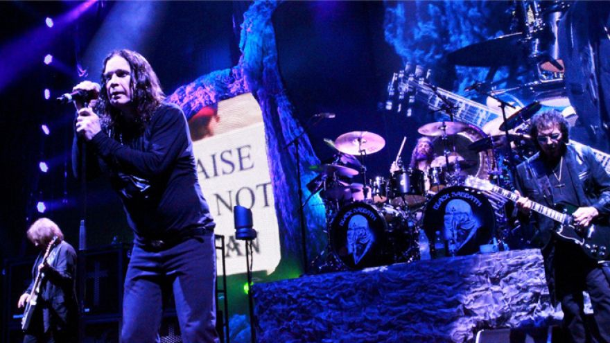 Сходи бесплатно на фильм-концерт группы Black Sabbath в Воронеже!