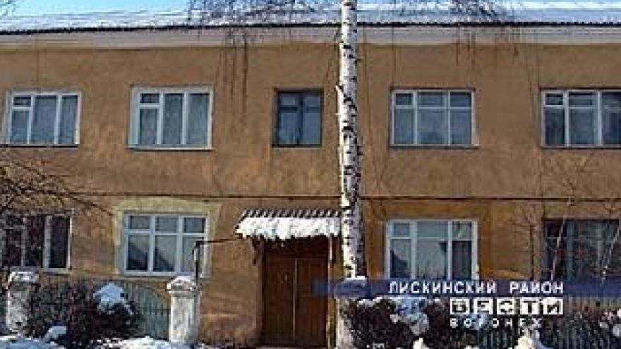 В Давыдовке замерзает учительский дом
