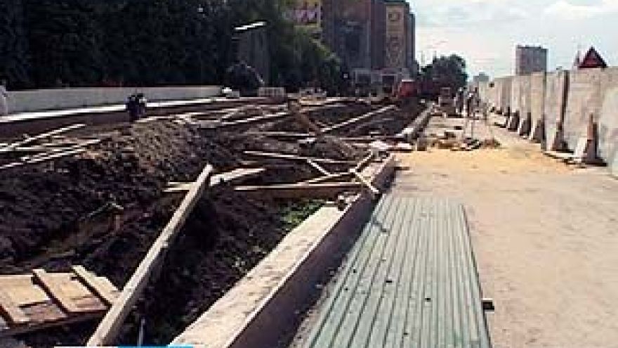 Памятник Славы к 1 сентября, как обещали, сдать не успеют