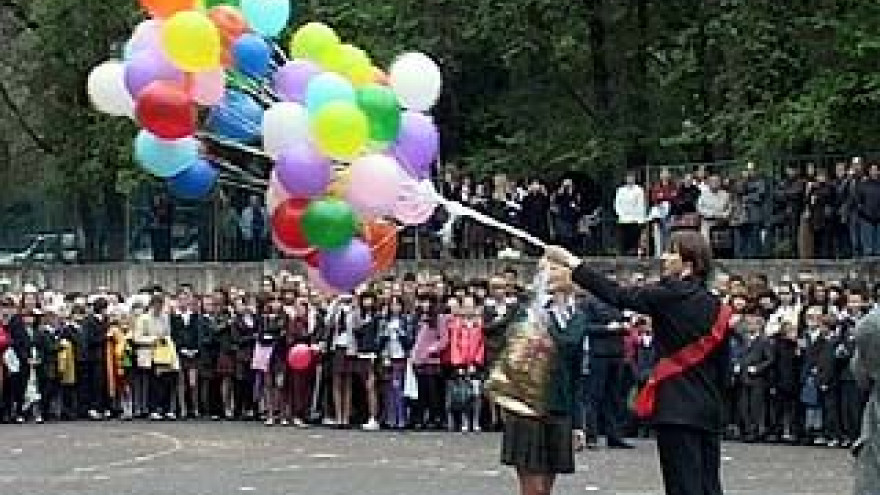 Со школой простились более 5,5 тысяч одиннадцатиклассников Воронежа