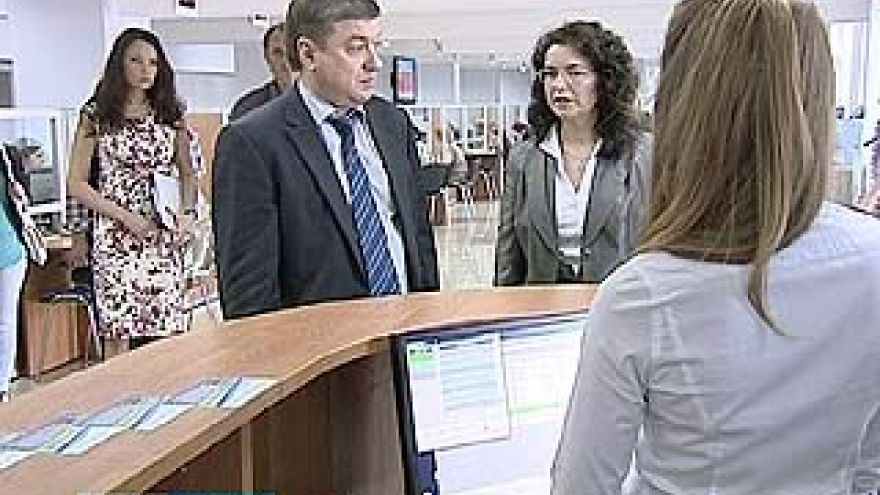 Глава Воронежа проинспектировал работу МФЦ на улице Пирогова