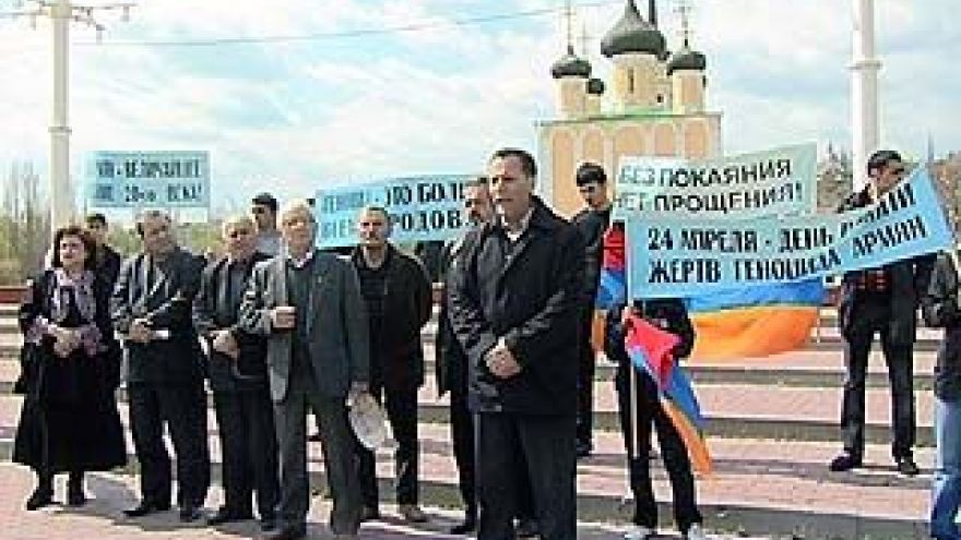 Сотни армян со всей области почтили память своих соотечественников