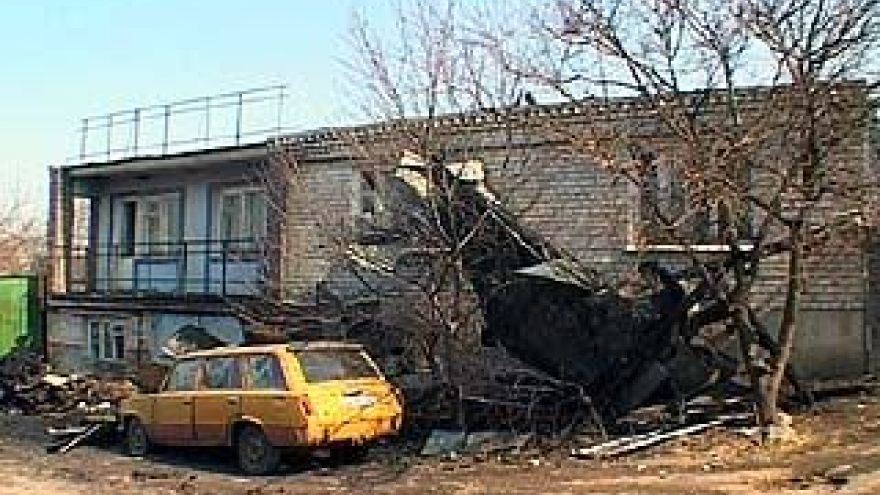 Трое жильцов дома по улице Веры Фигнер остались без крыши над головой