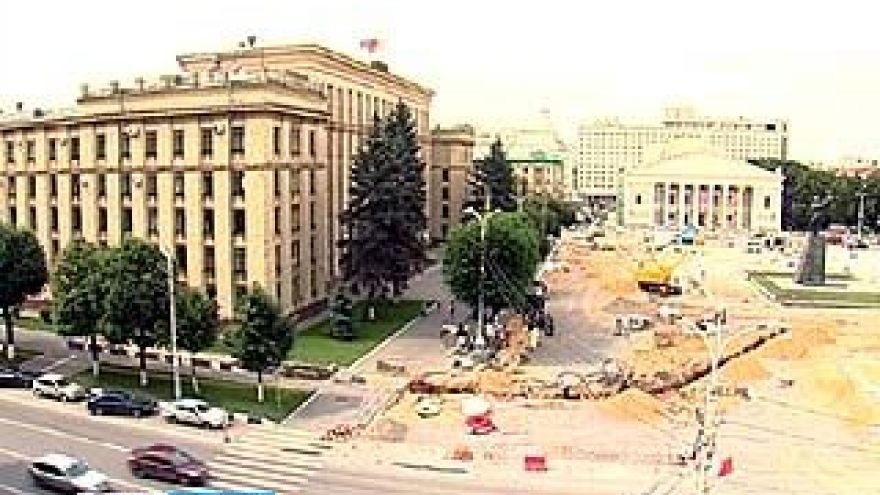Погода ставит под угрозу срыва реконструкцию площади Ленина