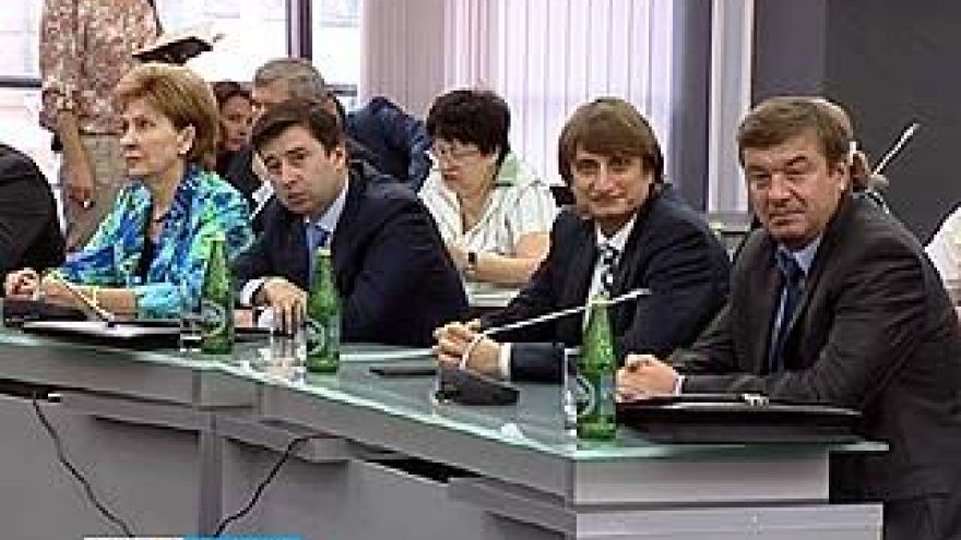 Мэр Воронежа Сергей Колиух посетил площадку праймериз "Единой России"