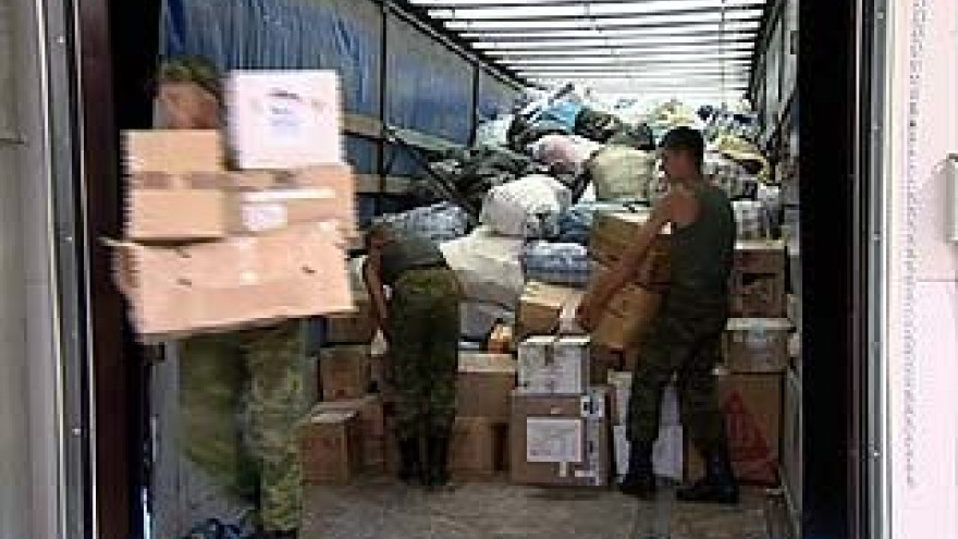 Около сотни тонн гуманитарного груза для погорельцев привезли в Воронеж из Сибири