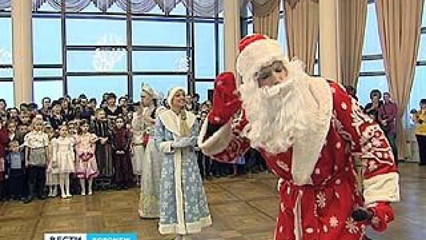 В Воронежском концертном зале открыли губернаторскую ёлку